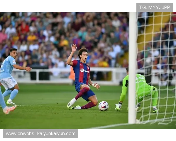 巴萨逆转：莱万头球制胜